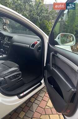 Внедорожник / Кроссовер Audi Q7 2010 в 