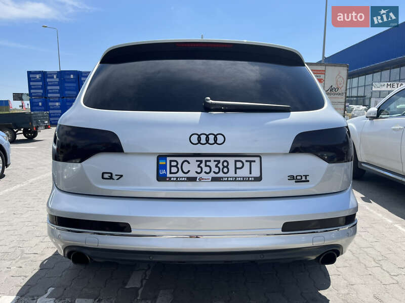 Позашляховик / Кросовер Audi Q7 2015 в Львові