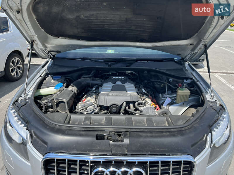 Позашляховик / Кросовер Audi Q7 2015 в Львові