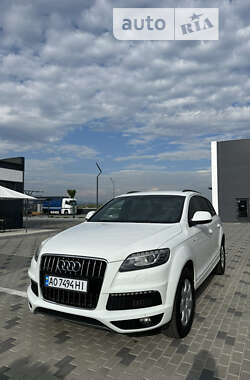 Позашляховик / Кросовер Audi Q7 2015 в Хусті