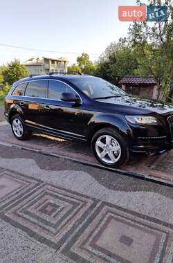 Внедорожник / Кроссовер Audi Q7 2015 в Стебнику