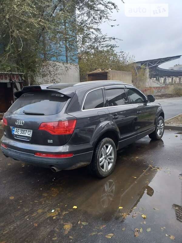 Позашляховик / Кросовер Audi Q7 2008 в 
