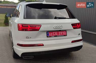 Внедорожник / Кроссовер Audi Q7 2016 в Черновцах