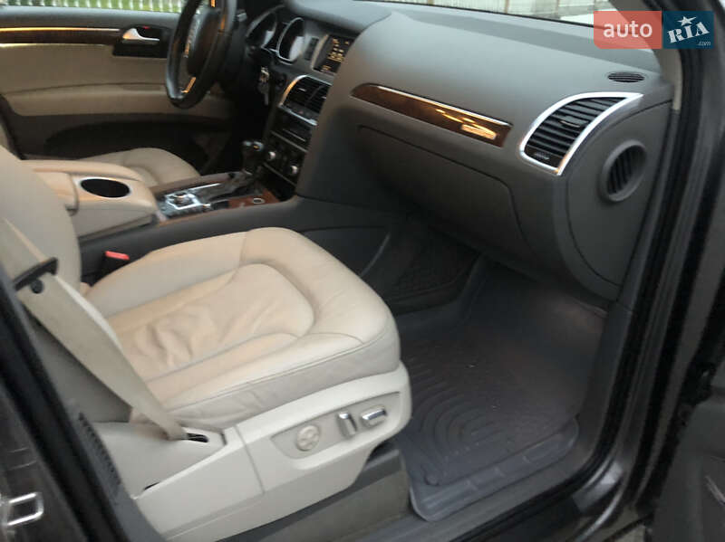 Внедорожник / Кроссовер Audi Q7 2012 в Бучаче