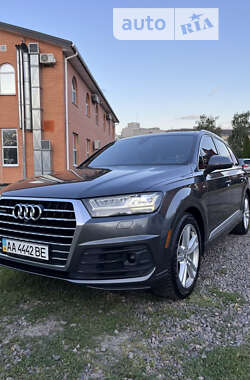 Внедорожник / Кроссовер Audi Q7 2016 в 