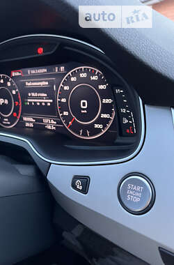 Внедорожник / Кроссовер Audi Q7 2016 в 
