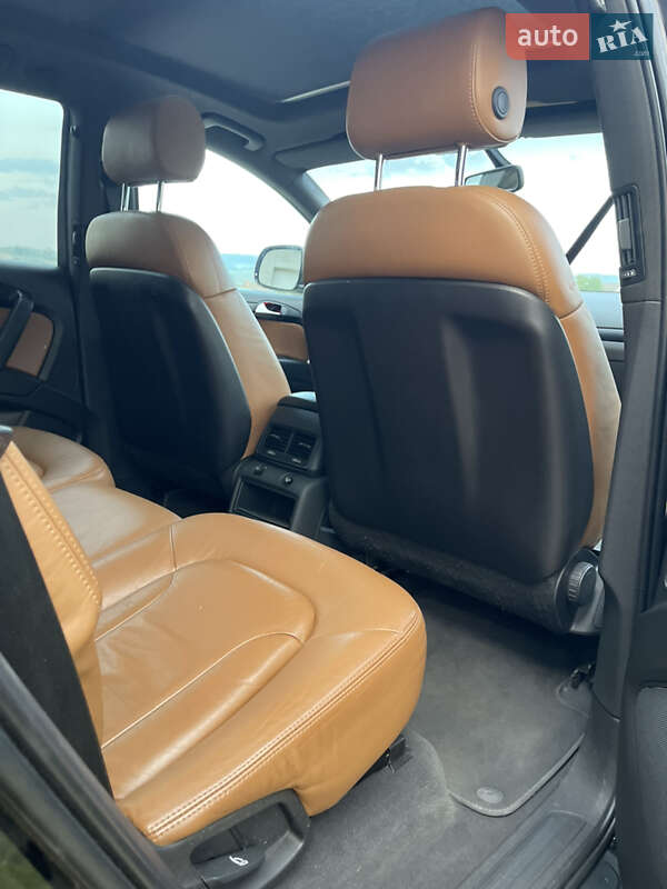Внедорожник / Кроссовер Audi Q7 2010 в Черновцах