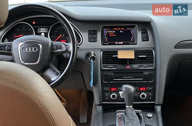 Внедорожник / Кроссовер Audi Q7 2010 в Черновцах