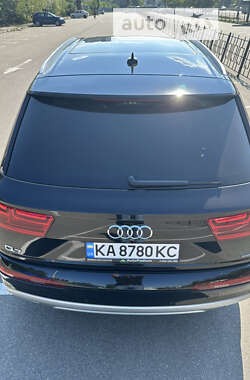 Внедорожник / Кроссовер Audi Q7 2017 в 