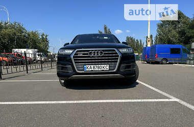 Внедорожник / Кроссовер Audi Q7 2017 в 