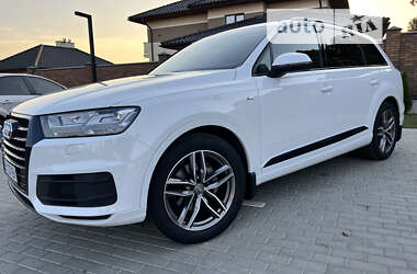 Внедорожник / Кроссовер Audi Q7 2017 в 
