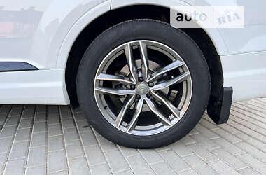 Внедорожник / Кроссовер Audi Q7 2017 в 