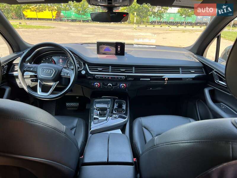 Позашляховик / Кросовер Audi Q7 2016 в Києві