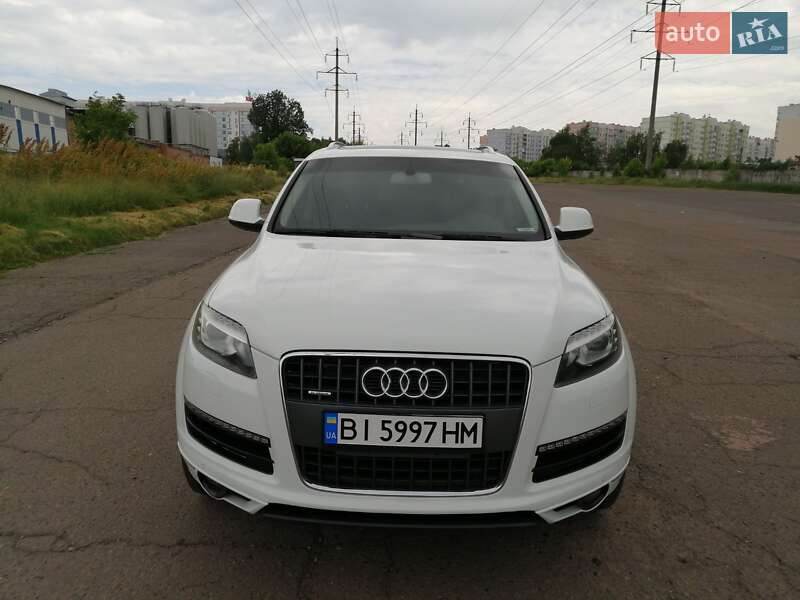 Внедорожник / Кроссовер Audi Q7 2015 в Полтаве