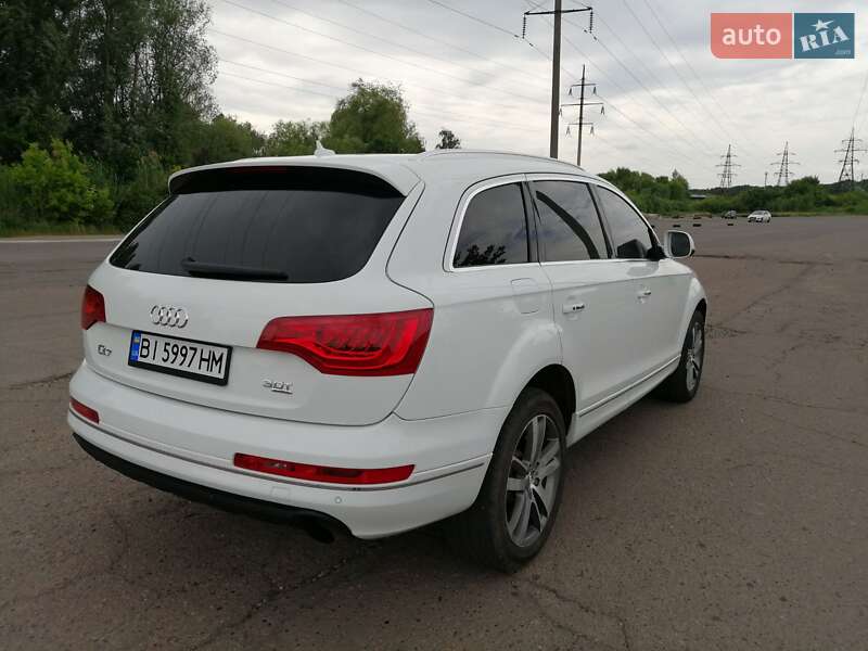 Внедорожник / Кроссовер Audi Q7 2015 в Полтаве