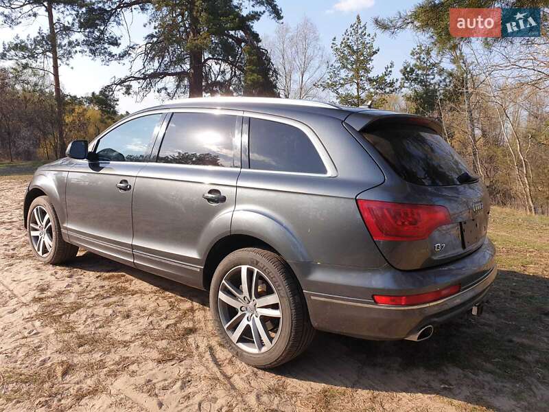 Внедорожник / Кроссовер Audi Q7 2015 в Киеве