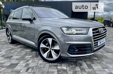 Позашляховик / Кросовер Audi Q7 2015 в 