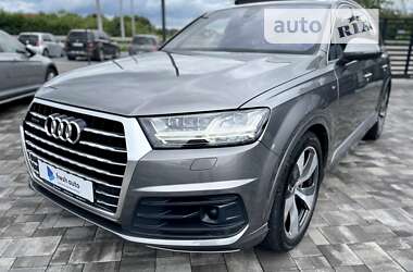 Позашляховик / Кросовер Audi Q7 2015 в 