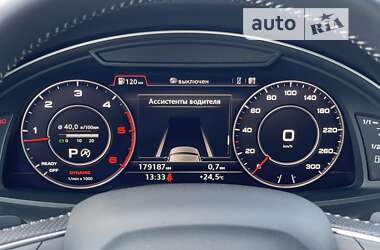 Позашляховик / Кросовер Audi Q7 2015 в 