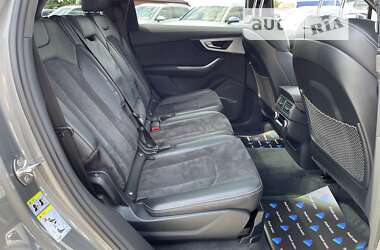 Позашляховик / Кросовер Audi Q7 2015 в 