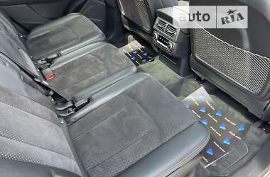 Позашляховик / Кросовер Audi Q7 2015 в 
