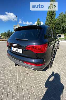 Позашляховик / Кросовер Audi Q7 2012 в 