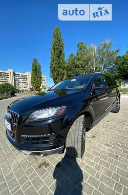 Позашляховик / Кросовер Audi Q7 2012 в 