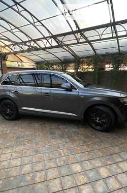 Позашляховик / Кросовер Audi Q7 2017 в 