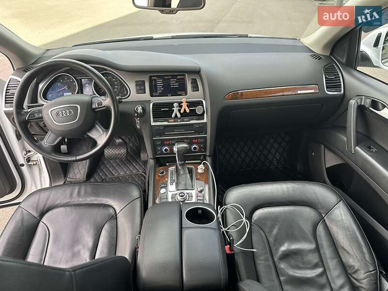 Позашляховик / Кросовер Audi Q7 2015 в Києві