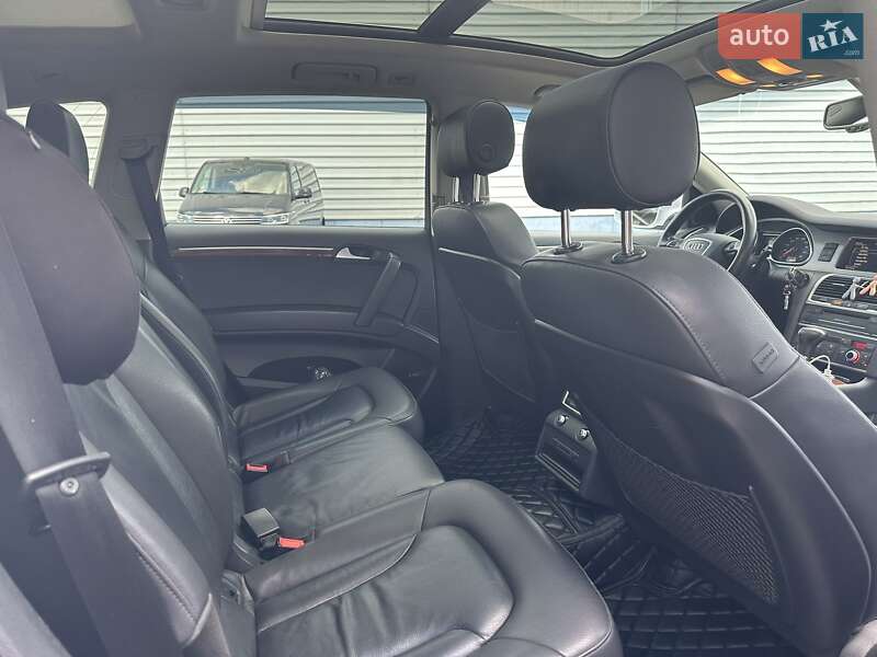 Позашляховик / Кросовер Audi Q7 2015 в Києві