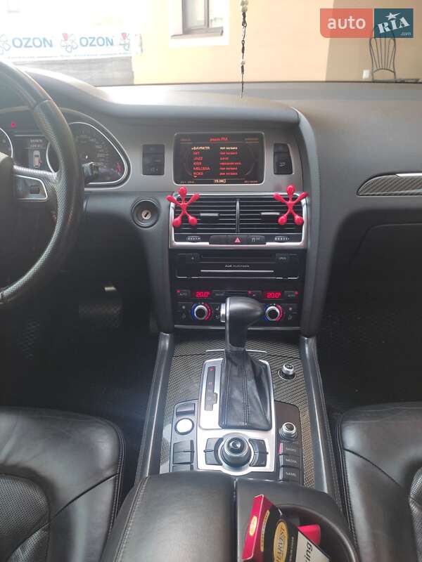 Позашляховик / Кросовер Audi Q7 2010 в Львові