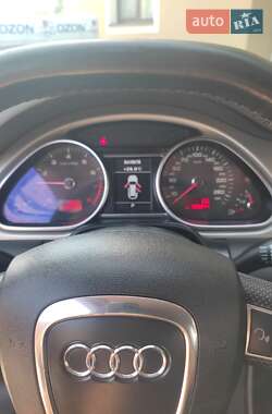 Внедорожник / Кроссовер Audi Q7 2010 в 
