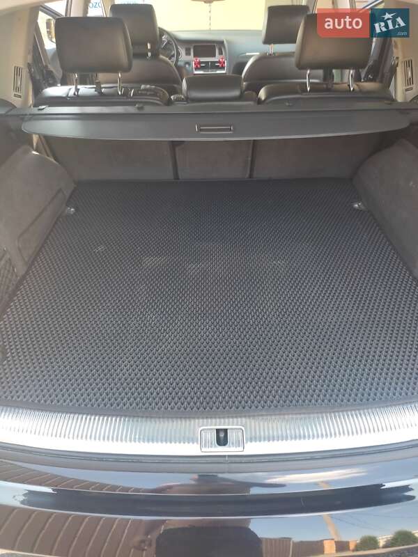 Позашляховик / Кросовер Audi Q7 2010 в Львові