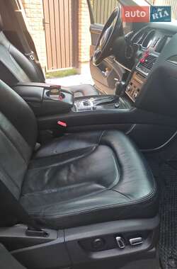 Внедорожник / Кроссовер Audi Q7 2010 в 