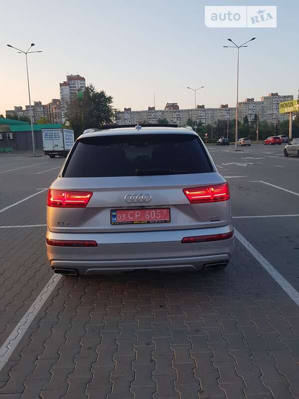 Внедорожник / Кроссовер Audi Q7 2018 в Киеве