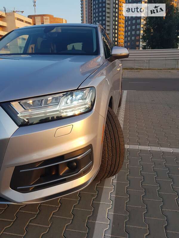 Внедорожник / Кроссовер Audi Q7 2018 в Киеве