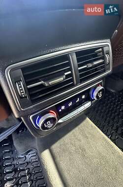 Внедорожник / Кроссовер Audi Q7 2016 в 