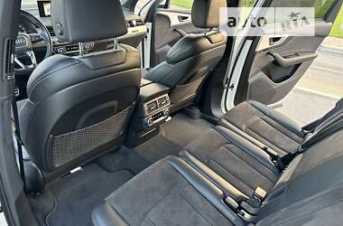 Внедорожник / Кроссовер Audi Q7 2016 в 