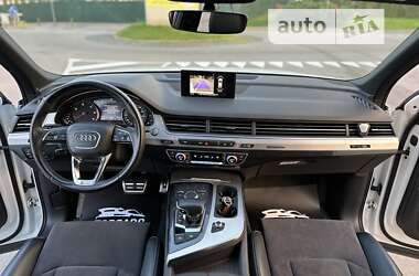 Внедорожник / Кроссовер Audi Q7 2016 в 
