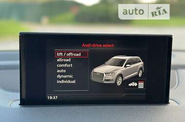 Внедорожник / Кроссовер Audi Q7 2016 в 