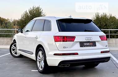 Внедорожник / Кроссовер Audi Q7 2016 в 