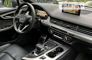 Внедорожник / Кроссовер Audi Q7 2016 в 