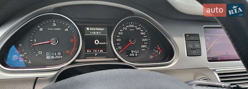 Позашляховик / Кросовер Audi Q7 2012 в Полтаві