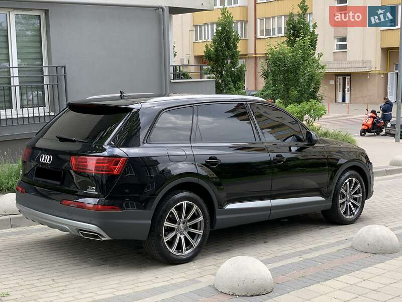 Позашляховик / Кросовер Audi Q7 2015 в Львові