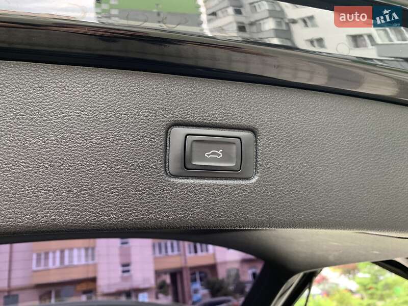 Позашляховик / Кросовер Audi Q7 2015 в Львові