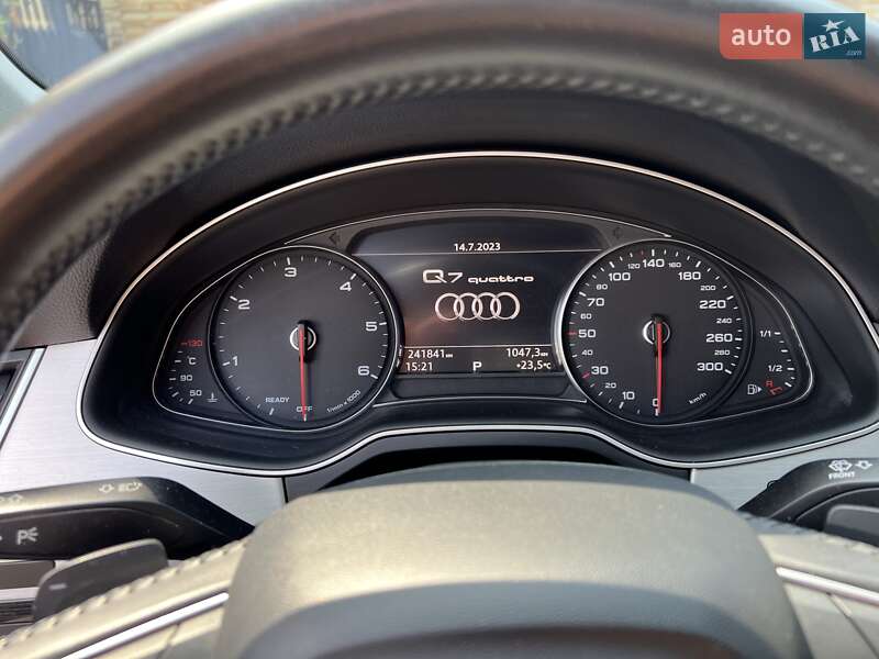 Позашляховик / Кросовер Audi Q7 2015 в Львові