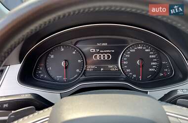 Внедорожник / Кроссовер Audi Q7 2015 в 