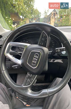 Внедорожник / Кроссовер Audi Q7 2017 в Каменке-Бугской