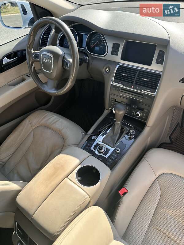 Внедорожник / Кроссовер Audi Q7 2010 в Кременчуге