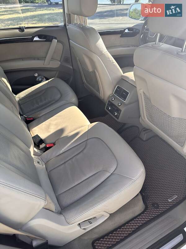 Внедорожник / Кроссовер Audi Q7 2010 в Кременчуге